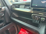 軽自動車の後部座席も足元スペース広々としていてシートの座り心地も良く快適にくつろげます♪