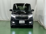 LEDヘッドライトを装備しています。LEDヘッドライトはとても明るく、雨の日や夜間走行も安全・安心です。オートライトコントロール付きで周囲の明るさに応じて自動で点灯・消灯します