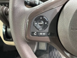 ステアリングにオーディオ操作スイッチが付いています。オーディオ画面に直接タッチしなくても操作が出来ますので、運転に集中できます。