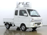 当社の届出済未使用車は、店舗に『新車おろしたて』の状態で入荷いたします。新規届出によりナンバーを取得後、店頭で丁寧に展示・保管をしています。遠方のお客様にも、安心してお勧めできるコンディションです。