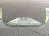 【ホンダセンシング】走行中に前方の車両等を認識し、衝突しそうな時は警報とブレーキで衝突回避と被害軽減をアシスト。より安全にドライブをお楽しみいただけます。