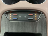 シートヒーターで寒い日も快適な運転を。シートベンチレーションで暑い日にも、短時間で涼しく。