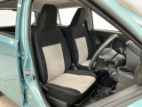 【運転席・助手席】内装ルームクリーニング済みです。しっかり綺麗にしていますので、是非、お確かめください。車に自信があるからこそ、是非一度ご来店頂き内外装も見てもらえると幸いです。