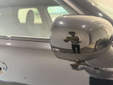 また、MINI正規認定中古車は、エマージェンシーサービスが自動付帯。24時間365日、皆様のカーライフをサポート致します。確かな安心のうえで、「駆けぬける歓び」をご堪能ください。