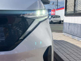 LEDヘッドライトで暗い夜道も明るく照らします。そのうえ省電力です。