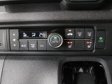 【シートヒーター】寒い季節の味方!エアコンより素早く暖まるので、出発してすぐの車内の寒さを和らげます♪