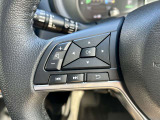 ハンドルスイッチで車両設定・オーディオの選曲や音量調整などが出来、安全性もアップ。