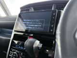 ナビの上にある小さなディスプレイは、メンテナンスや時間等さまざまな運転の情報を表示できます!