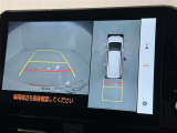後方の見える安心をお届けするバックガイドモニター付:バックするときのアシストラインもあって楽々バック!車庫入れや縦列駐車をサポートし、苦手な駐車も安心です!今やもう手放せない装備ですネ♪
