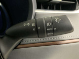 車外の明るさによって自動で点灯・消灯するオートライト
