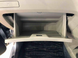 よく使うものが手を伸ばせばすぐ届く、機能面で充実した収納。