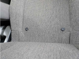 ◆ISOFIX◆シートベルトいらずでチャイルドシートと固定金具を連結するだけでガッチリ固定できます。