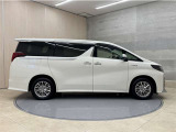 「中古車ハイブリッド保証」付き。ハイブリット機構を無償で保証します。保証期間は初度登録年月から10年目まで、または3年間の長い方。但し累計走行距離が20万km以内。