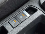 スイッチひとつで作動するエレクトロニックパーキングブレーキ。オートホールド機能で停止時のドライバー負担を軽減します。