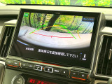 【バックカメラ】駐車時に後方がリアルタイム映像で確認できます。大型商業施設や立体駐車場での駐車時や、夜間のバック時に大活躍!運転スキルに関わらず、今や必須となった装備のひとつです!