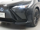 【オートライト】車外の明るさに応じて、自動的にライトの点灯・消灯をしてくれます。トンネルが続くような道でも、いちいちライトスイッチを操作する必要がありません。消し忘れの心配もありません。