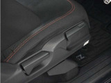 ◆シートハイトアジャスター◆運転席を上下に高さ調節ができます!運転ポジションを体格に合わせてシート調整できます。