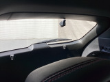 【別途SDカードの購入が必要です。また社外品は保証対象外となります。】運転中の映像・音声などを記録して、交通事故やトラブルが起きた時の正確な状況把握に役立つドライブレコーダーが装着されています。