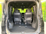 普段のお買い物や通勤、送迎等に十分な荷室スペースを確保しております。セカンドシートを倒すと、大きな荷物の積載も可能です♪