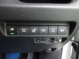 ワイパーモータの強化やフロントガラスワイパー部の熱線、ヒーター性能アップの寒冷地仕様が付いています