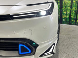 【LEDヘッドライト】悪天候や夜間走行時も良好な視界を確保し安心して運転できる高輝度LEDヘッドライトを装備!点灯速度が早く、消費電力も抑えられています。