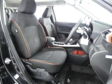 ファブリックで包み込んだシートは、通気性が良くて蒸れにくい上に、保温性も高いので冬場でも冷えを感じにくいです♪