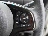 ◆アダプティブクルーズコントロール◆予め設定した車速内でクルマが自動的に加減速。前走車との適切な車間距離を維持しながら追従走行します。【LKAS】車線維持支援システムでステアリング操作を支援。