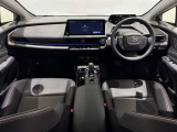 運転席はパワーシートで微妙なポジション調整も可能です!