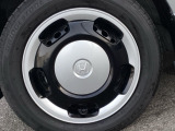 足元をおしゃれに演出するデザイン性の高いホイールキャップを装備。汚れが落としやすく、お手入れも簡単です。