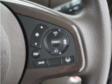 ◆アダプティブクルーズコントロール◆予め設定した車速内でクルマが自動的に加減速。前走車との適切な車間距離を維持しながら追従走行します。【LKAS】車線維持支援システムでステアリング操作を支援。