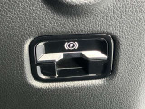 メモリー付き電動シートも装備されておりますのでシート位置を3パターン記憶できます。