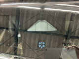 特別なことではなく、日々の運転をより安全に。周囲の状況をモニターする機能が、ドライバーの負担をそっと肩代わりしてくれます。安心を積み重ねてくれる、今の車選びで大切にしたい装備です。