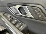 全ての窓のスイッチは一度押すとAUTOで開閉にします♪