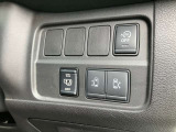 両側オートスライドドアです。インテリジェントキーや運転席のスイッチで簡単にドアの開閉ができるので、とても便利な装備です♪