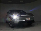 高輝度で点灯速度が速いLEDヘッドライト装備!LEDの明るい光が走行中の視界の確保をサポートして、夜のドライブがより楽しく安全に運転できます♪