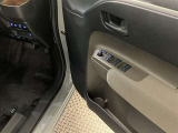 パワーウインドウスイッチ