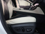 パワーシート搭載。微妙な調整が手軽にでき、ピッタリなポジションで運転することが可能です。