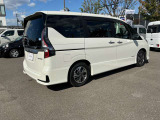 日産自動車認定のクオリティショップ」3つのお約束: 3≫「店&rArr;清潔で明るく、さらに快適なお店へ」 展示スペースがしっかり確保されているので、実際に見て乗って納得のいくまでご検討いただけます。