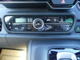 フルオートエアコン+シートヒーター。