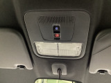 Honda CONNECTサービス対応車です。Honda CONNECT用緊急通報ボタン/トラブルサポートボタンが付いています。