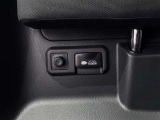 トランクルーム右側にはAC100Vの給電用コンセントが有り、災害時やレジャーで役立ちます!