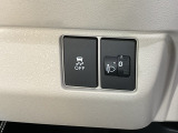ヘッドライトレベリング機能で、重い荷物を積んだ時の光軸調整ができます。