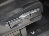 ◆シートハイトアジャスター◆運転席を上下に高さ調節ができます!運転ポジションを体格に合わせてシート調整できます。
