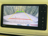 【バックカメラ】駐車時に後方がリアルタイム映像で確認できます。大型商業施設や立体駐車場での駐車時や、夜間のバック時に大活躍!運転スキルに関わらず、今や必須となった装備のひとつです!