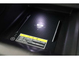 ワイヤレス充電搭載!対応した機器を置くだけで充電することが可能です!