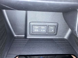 スマートフォンやお手持ちの機器のバッテリー残量が少なくなっても、運転中に充電ができるので安心ですね!