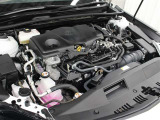 A25A-FXS型 2.5L 直4 DOHCエンジンと3NM型 交流同期電動機のハイブリッドシステム搭載、FF駆動です。