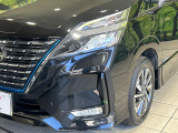 【LEDヘッドライト】悪天候や夜間走行時も良好な視界を確保し安心して運転できる高輝度LEDヘッドライトを装備!点灯速度が早く、消費電力も抑えられています。