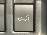 【パワーバックドア】スマートキーや運転席のボタンを押すだけでリアゲートが自動で開閉します!荷物を持っている時や、高い位置にあるバックドアを閉める際に便利な機能です♪