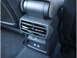 Audi正規ディーラーが高品質をお約束。高度な訓練・教育を受けたAudi専任メカニックが、100項目にもおよぶ精密な点検を実施。すべてクリアしたAudi車だけ、あなたのお手元に届けられるのです